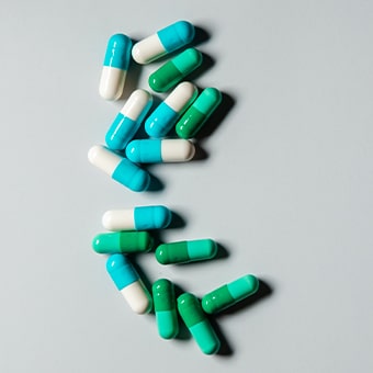blaue und grüne Pillen
