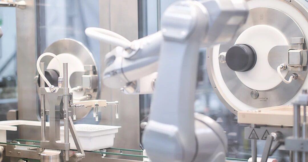 Robotergestützte aseptische Abfüllung für handschuhlose, Annex 1-konforme Linien