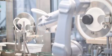 Robotergestützte aseptische Abfüllung für handschuhlose, Annex 1-konforme Linien