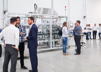 Experten von Optima do Brasil und Quality Machines standen den Besuchern für Fragen zur Verfügung. (Bild: Optima)