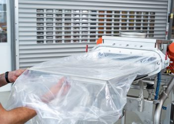 Containment Siebmaschine mit Single-Use-Konzept