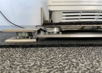 Schwingungsdämpfer sichern Impfstofftransporte