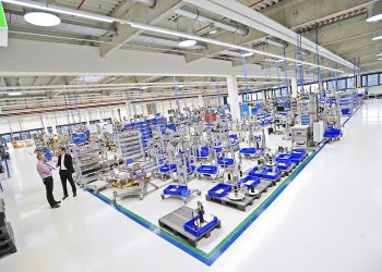 Kürzeste Durchlaufzeiten und höchste Fertigungsexzellenz: Im neuen Etikettierer-Werk sind alle Produktionslinien auf einer einzigen Ebene angeordnet. Hier ein Blick in die neue Fertigung. Bild: Herma