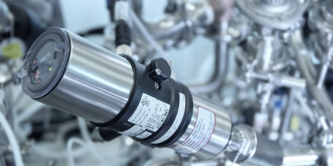 Hohe Durchflusswerte bei platzsparendem Design bietet das bewährte Schrägsitzventil vom Typ 2000 mit pneumatischem Kolbenantrieb und einem Zwei-Wege-Ventilgehäuse. (Bild: Bürkert Fluid Control Systems)