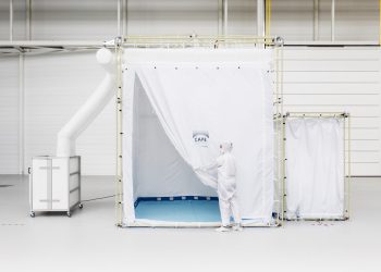 Cape ist flexibel wie ein Zelt und ermöglicht eine hochreine Fertigungsumgebung bis zur ISO-Klasse 1. Bild: Fraunhofer IPA/Rainer Bez