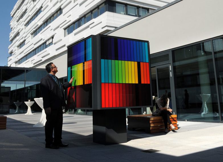 Fraunhofer SIT - Echtheitsnachweis auf farbenfrohem Barcode