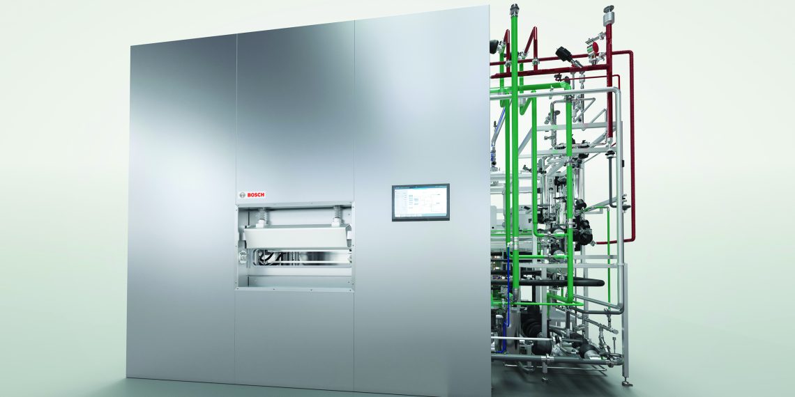 Der neu entwickelte Gefriertrockner von Bosch eignet sich für die Stabilisierung von thermolabilen und empfindlichen Wirkstoffen, wie onkologischen Arzneien, Impfstoffen oder Antikörpern. Bild: Bosch