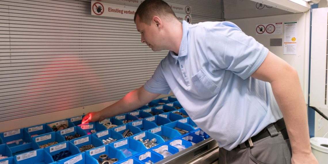 Mit dem Hänel Pick-o-Light-Vario® wird der angesteuerte Lagerplatz verwechslungssicher angezeigt. (Bild: Hänel)