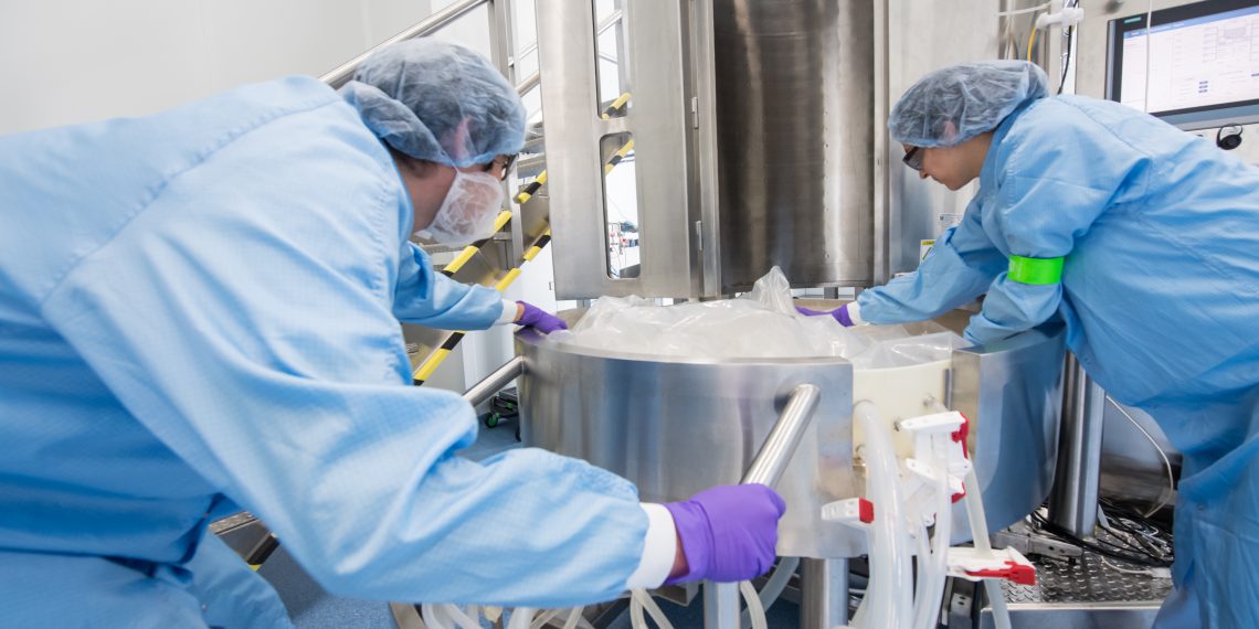 Merck bringt Biotech-Unternehmen der Herstellung und Vermarktung von Arzneimitteln näher