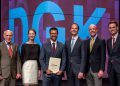 Feierliche Preisverleihung mit (v.l.n.r.) Prof. Dr. Hugo A. Katus, Nele Marlena Lapp, Dr. Holger Winkels, Matthias Lapp, Prof. Dr. Thomas Nordt und Prof. Dr. Stephan Baldus.