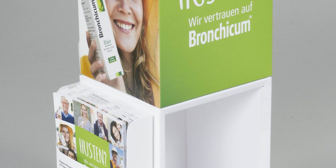 Die Präsentation von OTC-Produkten in Handverkaufsaufstellern von Panther Display vereint Informationen mit sicherer Aufbewahrung der Pharmazeutika. (Bild: Panther-Packaging)