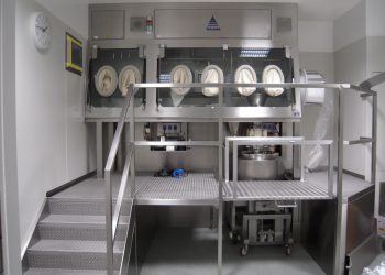 Isolator zur Einwaage pharmazeutischer Substanzen. (Bild: Skan)