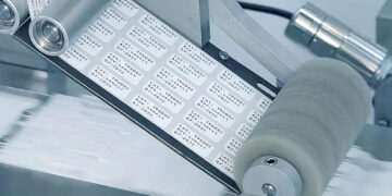 Ampullen etikettieren und verpacken