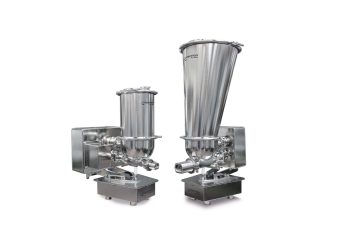 Coperion K-Trons neue QT20 und QT35 Dosierer mit neugestalteter trapezförmiger Bauform der Waage sind optimal abgestimmt auf eine clustermäßige Anordnung einer Gruppe von Dosierern auf minimaler Standfläche.